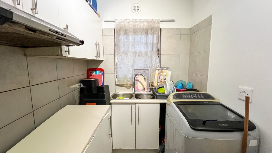 2 Bedroom Property for Sale in Wynberg Western Cape